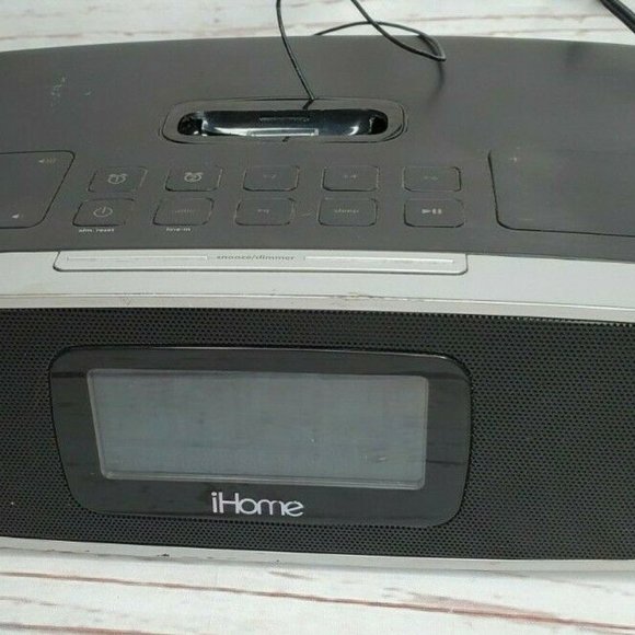 iHome Model Ip90 am/FM alarm Clock Radio - Picture 11 of 11